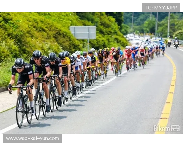 自行车赛队形换位展现战术智慧